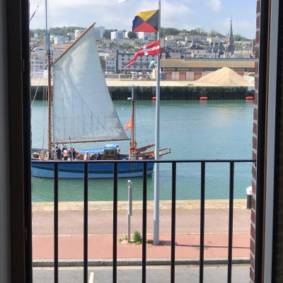Vue sur le Port depuis le salon